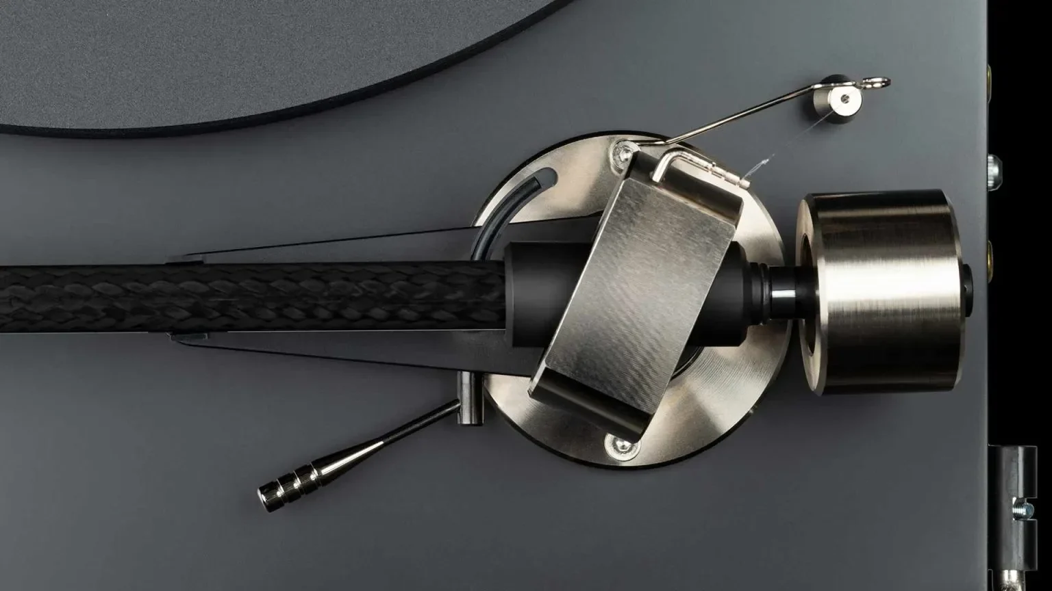 Pro-Ject - Debut PRO B Balanced Hi-Fi Turntable - Image 4