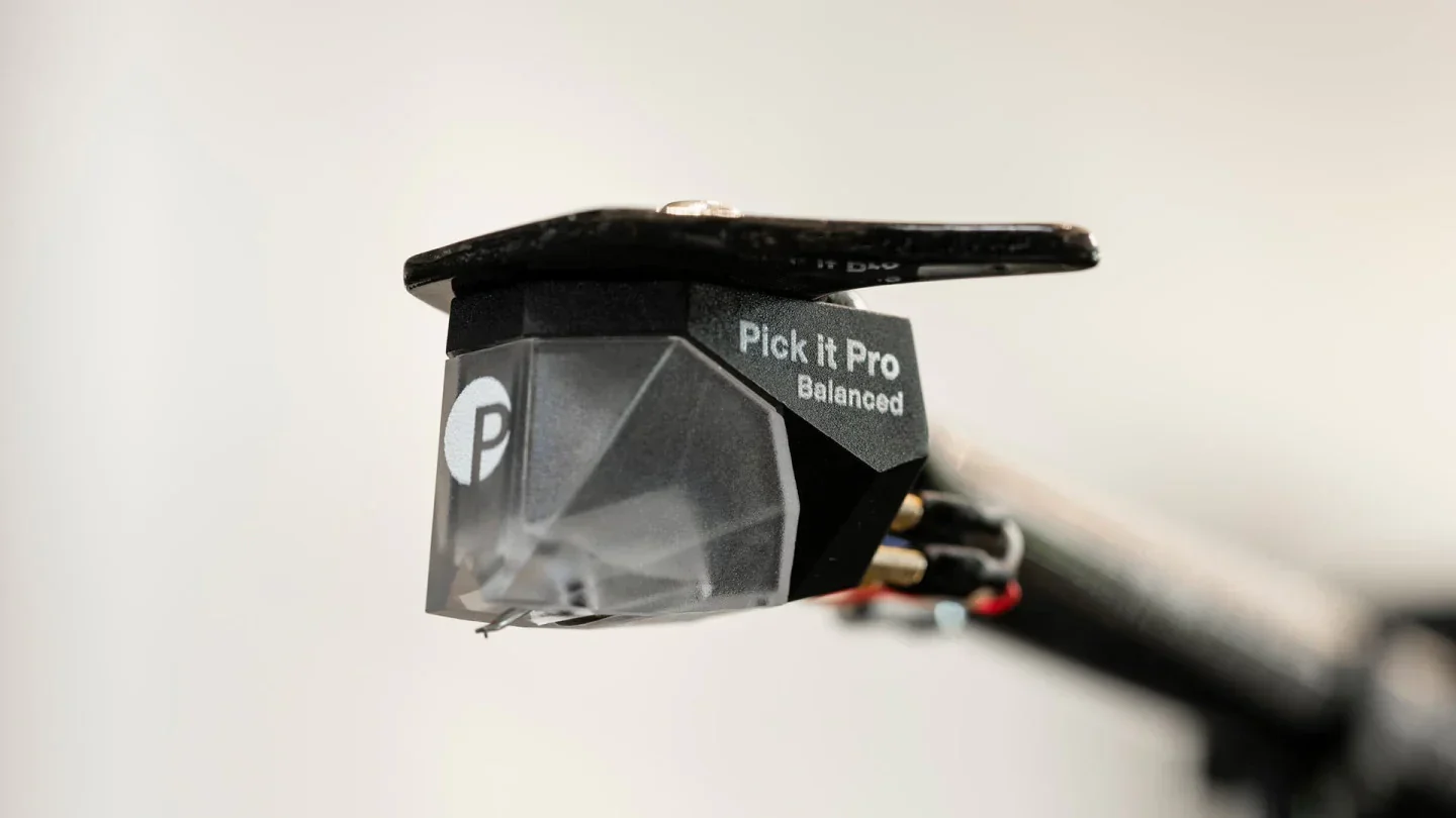 Pro-Ject - X1 B Balanced Turntable - Image 4