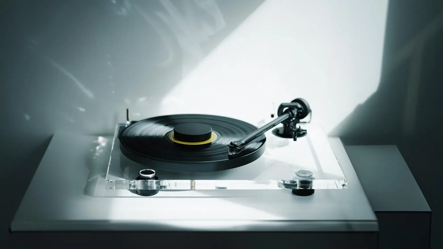 Pro-Ject - XA B Balanced Acrylic Turntable - Image 5